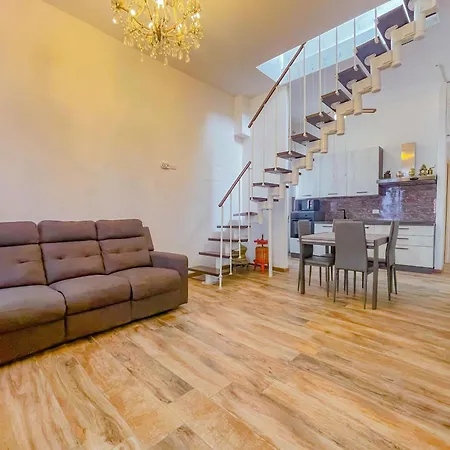 Centralissima Con 7 Posti Letto Apartamento